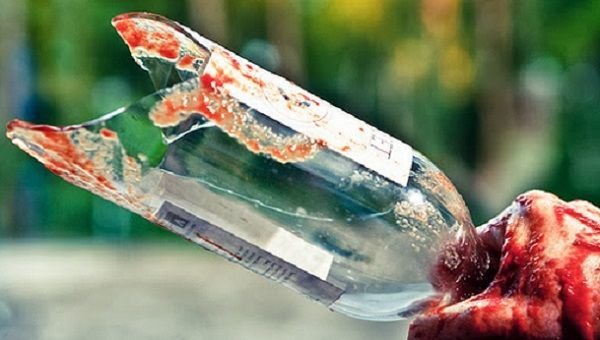 Bakıda yaşlı qadını gəlini amansızlıqla qətlə yetirdi 1568882149 bottiglia rotta sangue.jpg