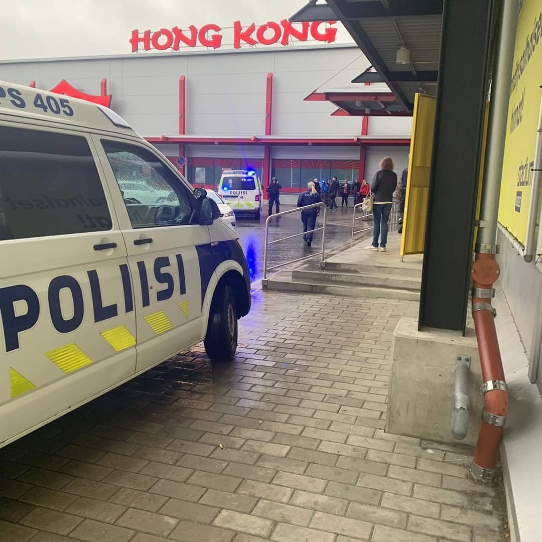 Finlandiyada ticarət mərkəzinə hücum olub, 1 nəfər ölüb, 9 nəfər yaralanıb 1569929723 96a5ba16 1449 4c45 aa5d 71f40e54198d.jpg