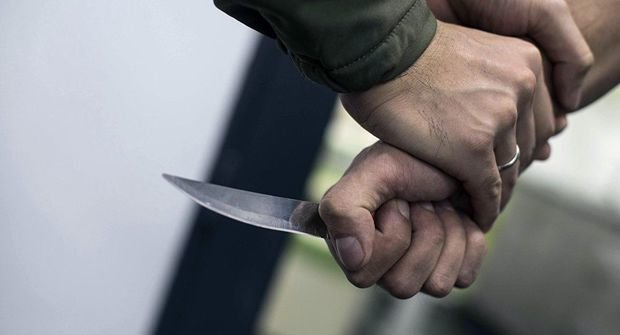 Mingəçevirdə polis əməkdaşı bıçaqlanıb 1570092286 975d94e961cebb7.jpg