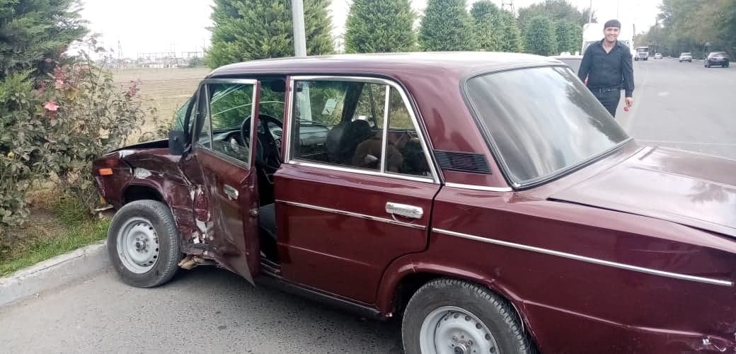 Bərdədə iki minik maşını toqquşub - FOTO