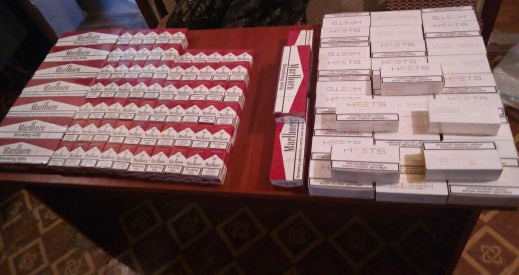 Samur-Bakı yolunda avtomobil saxlanıldı, içərisində aksizsiz siqaretlər aşkarlandı 1570197735 dgk gomruk 04119.jpg