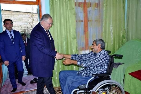 Yeni “trend”ə daha bir icra başçısı qoşuldu: Qazini ziyarət etdi - FOTO