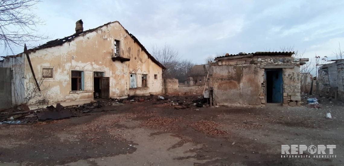 Göygöl rayonunda ata ev üstündə oğlunu qətlə yetirib - FOTO