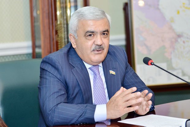 Rövnəq Abdullayev yenidən AFFA prezidenti seçilib 1580195423 rovneq.jpg