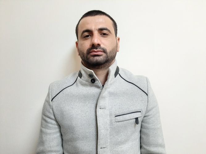 Azəbaycanda onlayn yolla narkotik satan daha bir narkokuryer tutulub – VİDEO 1586336608 1586332919602 akansxvh.jpeg