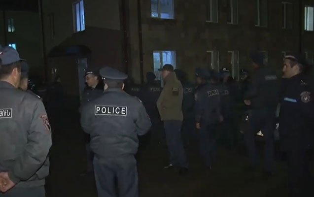 Ermənistanda atışmada yaralananların xəstəxanada boğazları kəsildi – YENİLƏNİB 1588112396 polis 3.jpg