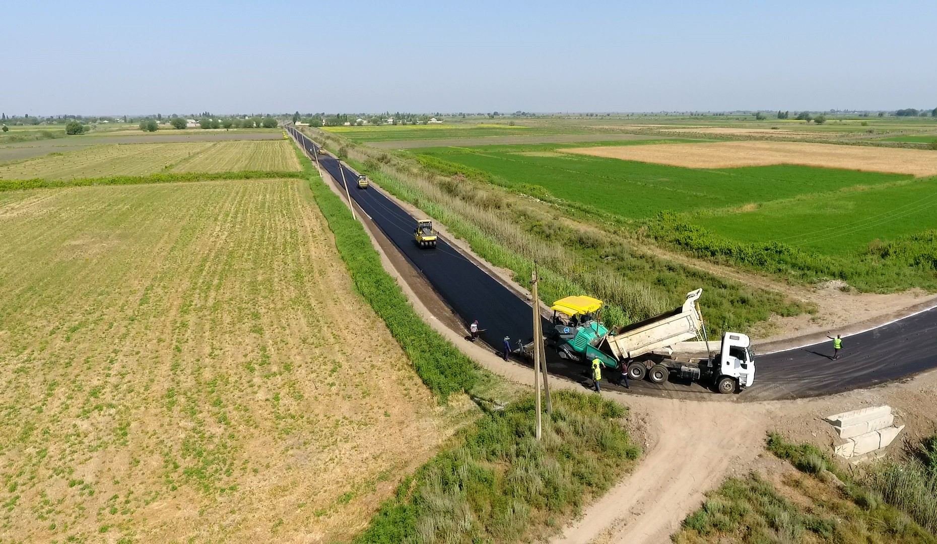 Daha bir avtomobil yolu yenidən qurulur 1591093765 salyan yol 020620 1.jpg