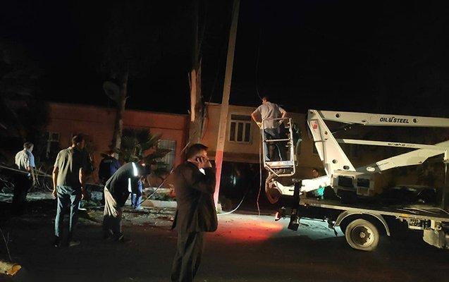 Güclü külək ağacları elektrik xətlərinin üzərinə aşırıb 1592730534 k3.jpg