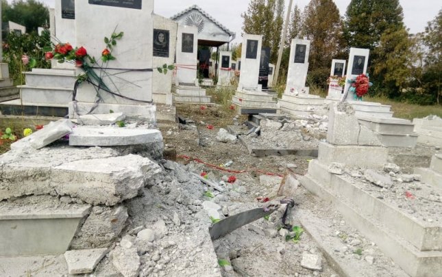 Ermənilər bu dəfə qəbiristanlığı dağıtdı 1602409134 qebir.jpg