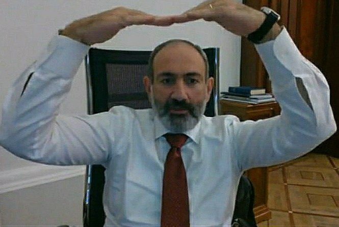 Paşinyan yenə aciz durumda 1603838150 20201028 023520.jpg