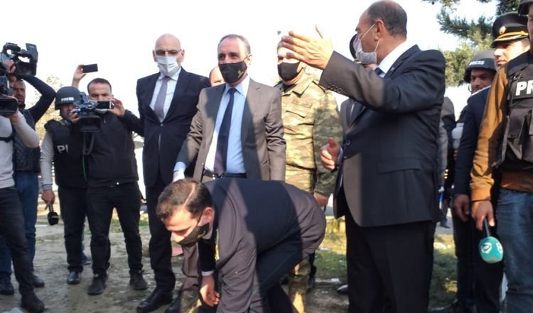 Ermənistan diplomatların səfərdə olduğu Bərdəni atəşə tutdu 1603964673 1603958706505 ykh91gsp.jpg