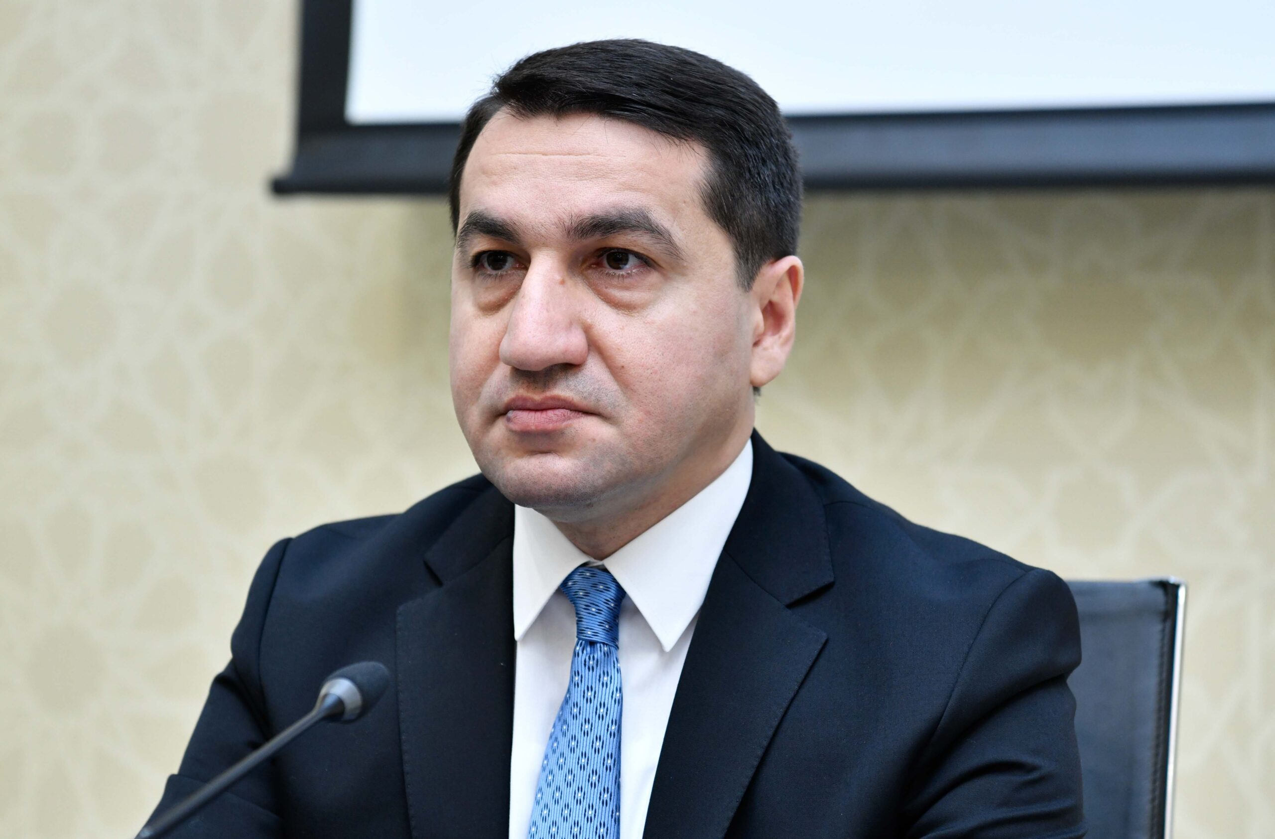 “Azərbaycan belə halları qəti şəkildə qınayır” 1604402483 hikmethaciyev.jpg