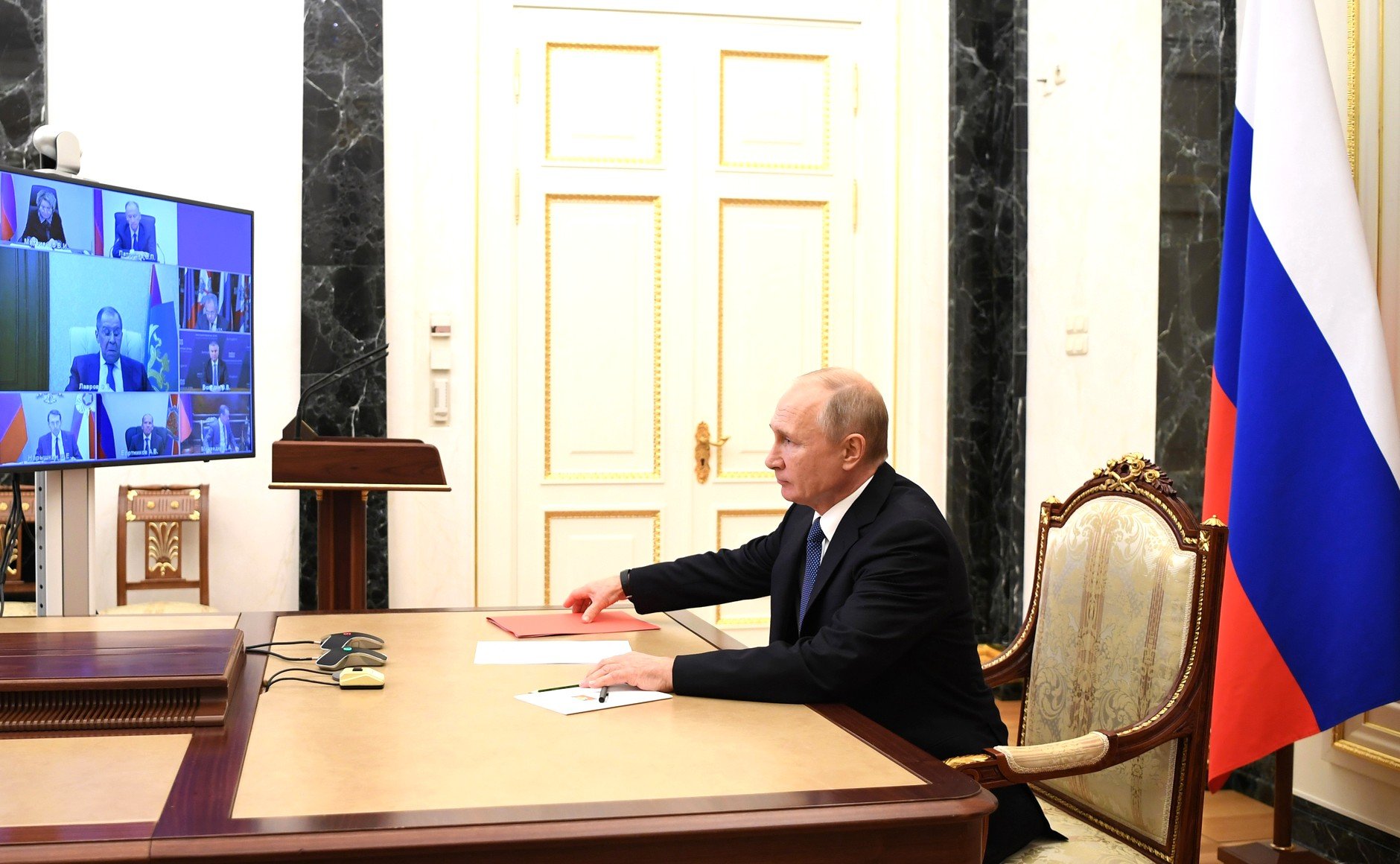 Putin Təhlükəsizlik Şurasında yenə Qarabağı müzakirə etdi 1604663024 63czlmlyvrrbhcvbwsqygv9qtmucsdfn.jpg