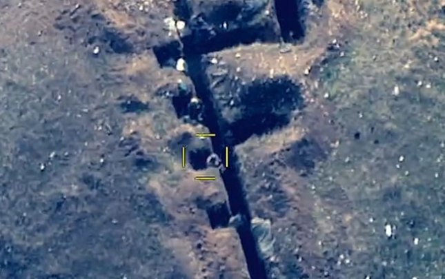 Düşmən cəbhənin Xocavənd istiqamətində bəzi mövqeləri ataraq qaçır 1604864939 mudafie 8.jpg