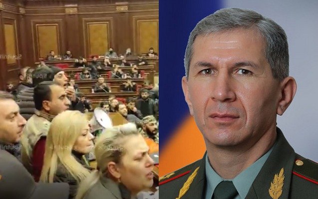 Ermənilər Baş Qərargah rəisinin istefasını tələb edir 1604975207 ermparlem56.jpg
