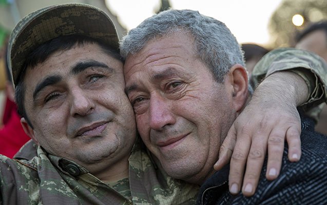 “Pis günlər bitdi, bu gün zəfər günüdür” 1604996185 esasssssss.jpg