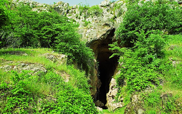 Ermənilər Azıxda qanunsuz arxeoloji qazıntılar aparıb 1605110938 azix.jpg