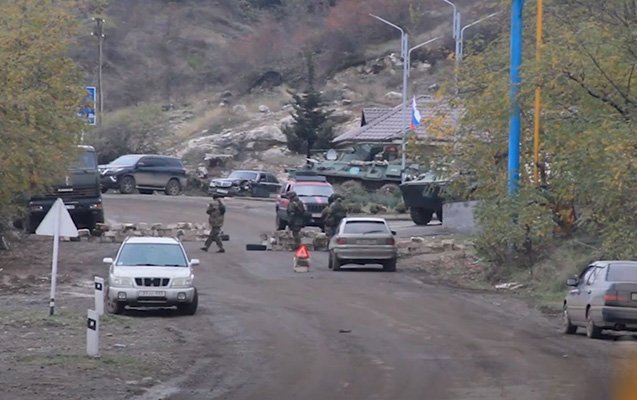 Sülhməramlılar Xankəndidən Şuşaya gedən yolda 1605264235 rus sulhmeramli.jpg