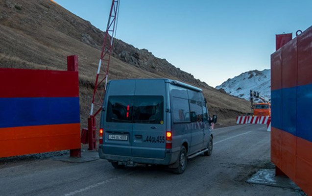 Azərbaycan-Ermənistan sərhədində demarkasiya işlərinə başlanıldı 1606418373 serhed 1.jpg