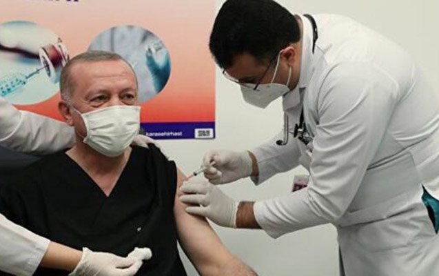 Ərdoğana peyvənd vuran həkim Türkiyədə gündəm oldu 1610692010 erdogan peyvend.jpg