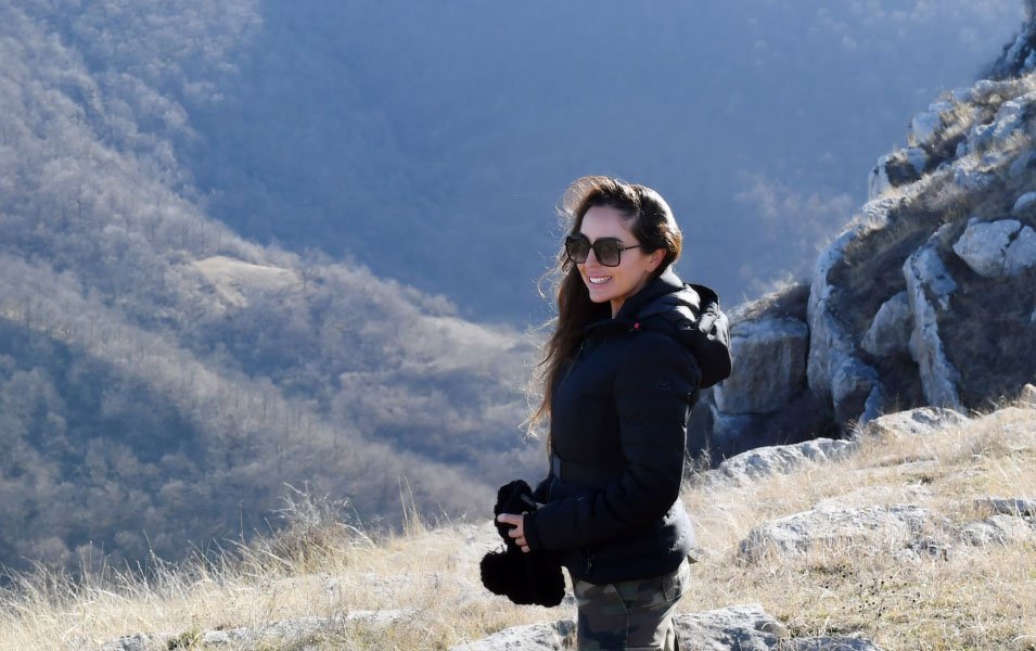 Leyla Əliyeva Şuşaya şeir həsr etdi 1610718420 leyla.jpg