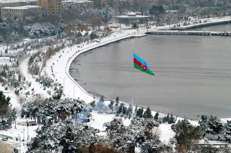 Bakıya qar yağacaq, yolları buz bağlayacaq 1610788686 sneg v baku 28 12 2006 187768.jpg