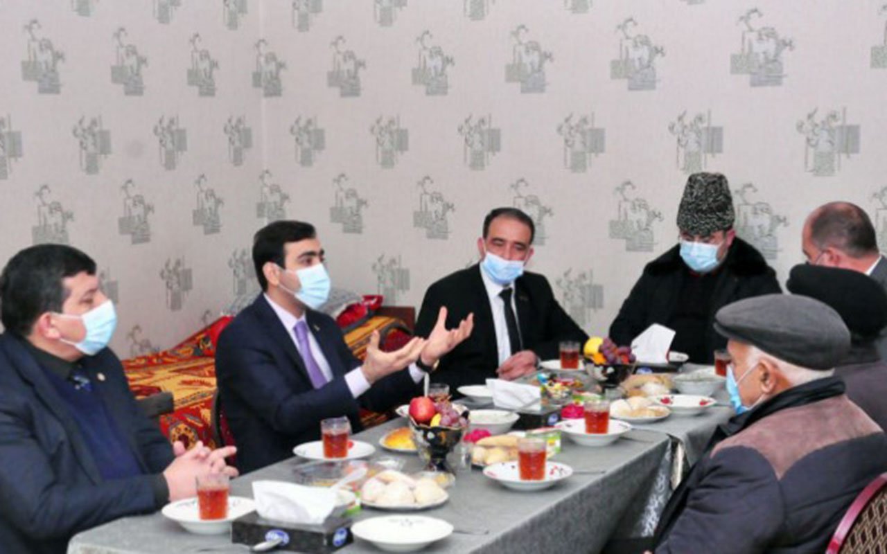 Millət vəkili Goranboyda şəhid ailələrini ziyarət edib 1610803110 screenshot 1 4.jpg