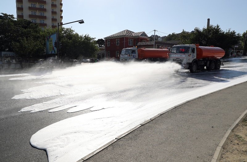 Bakıda 554 küçə dezinfeksiya edildi 1610804505 roma4930.jpeg