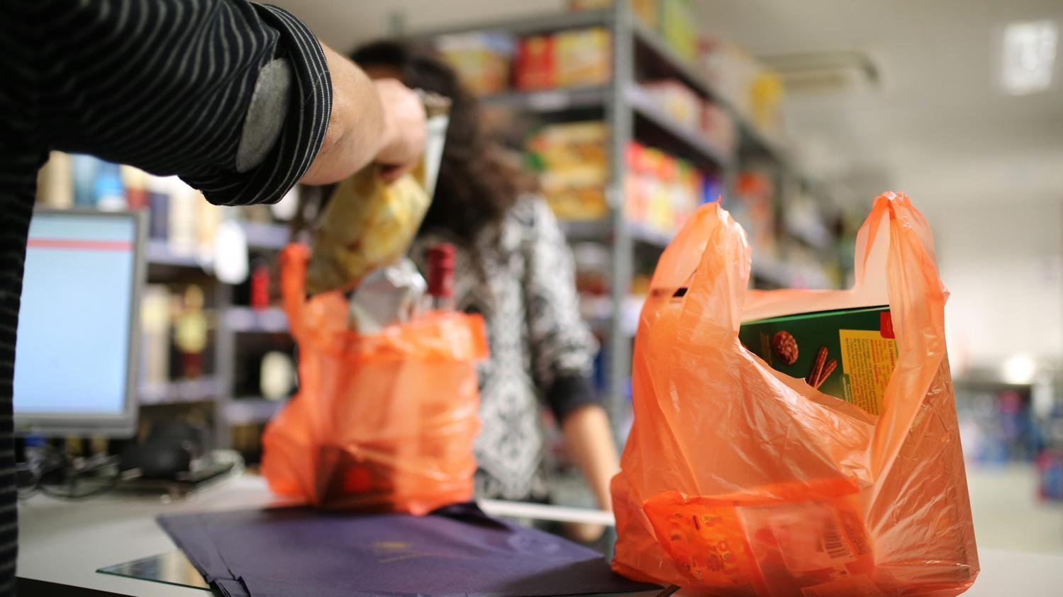 Polietilen torbalar marketlərdə satılacaq 1612529592 1611065924 1610006317 plastic packet2.jpg
