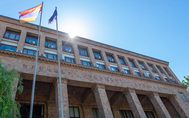 İrəvanda etirazçılar universitet binasına daxil oldular 1614159954 irevan universiteti.jpg
