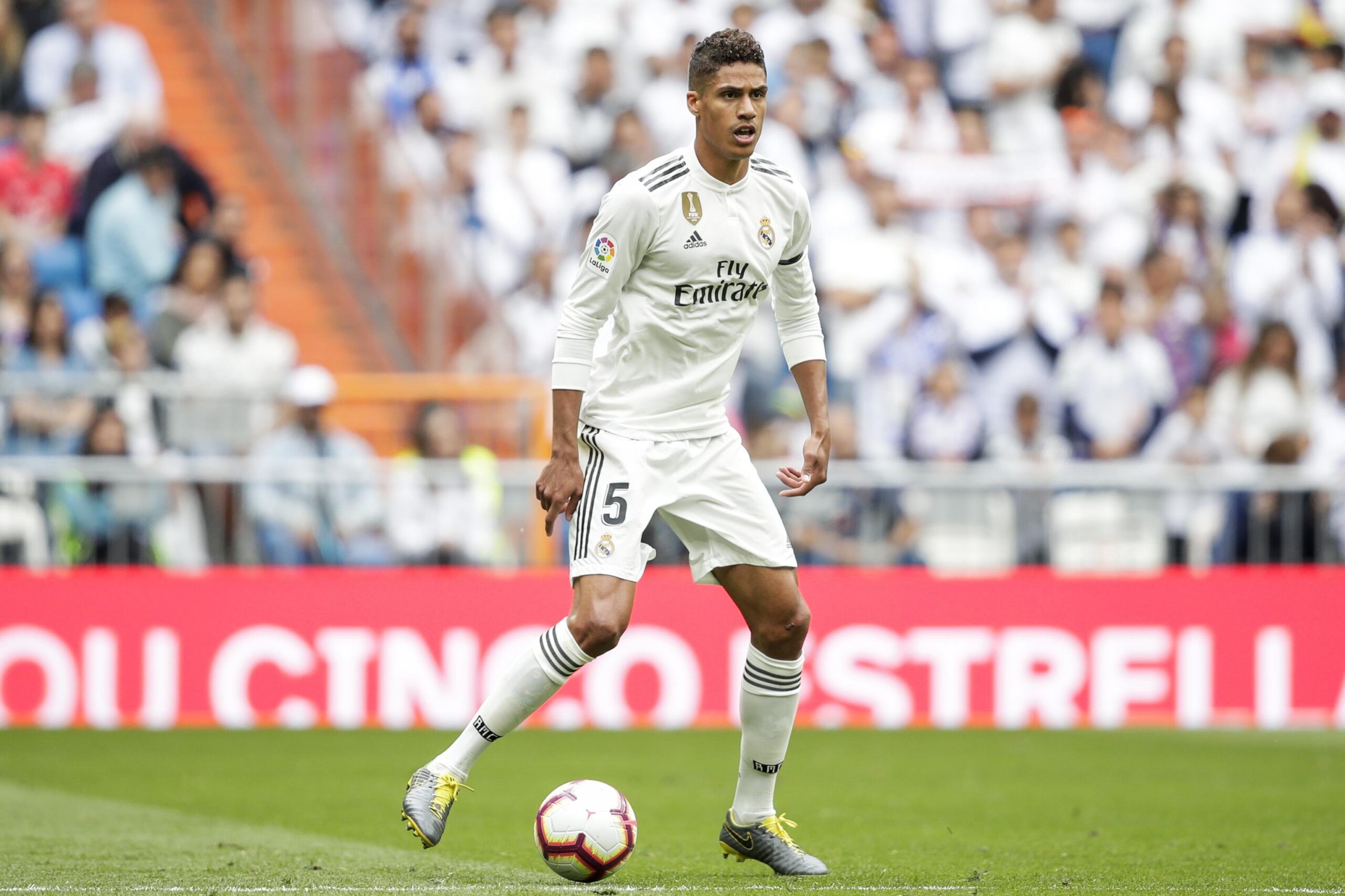“Real”ın futbolçusu “Barselona” ilə matçı buraxacaq 1617731774 raphael varane going nowhere from real madrid.jpg