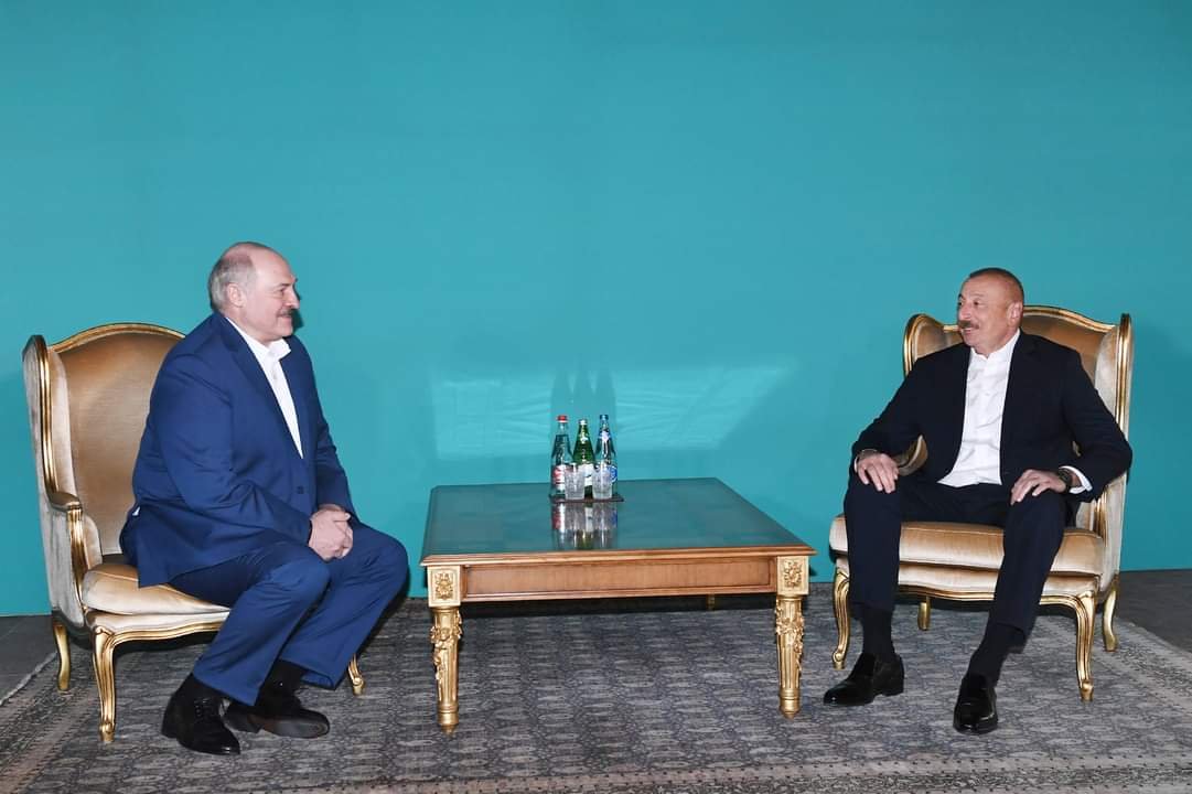 İlham Əliyev Lukaşenko ilə qeyri-rəsmi görüşdü 1618336143 fb img 1618336101993.jpg