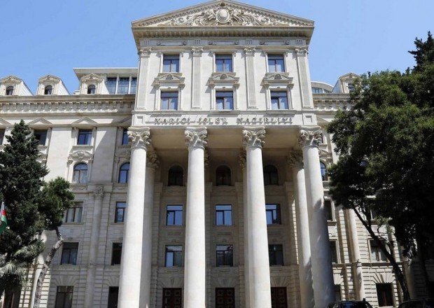 XİN Paşinyana şeirlə cavab verdi: “Diz çökəcək qarşıda” 1618552375 1617517370 1616231417 1614968262 1614966953 modern az 05 03 2021 1614962919.jpg