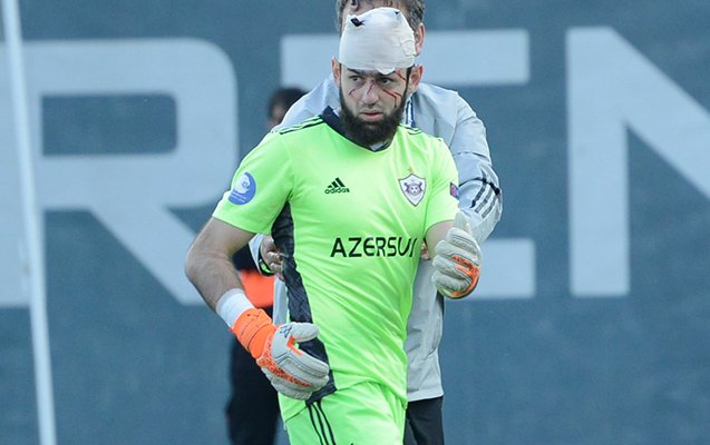 “Qarabağ”ın zədələnən qapıçısına 25 tikiş qoyuldu 1618607546 sah.jpg