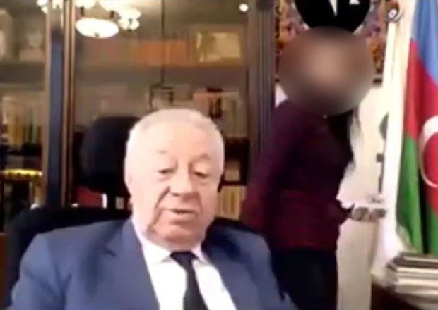 Hüseynbala Mirələmovun əxlaqsızlığı 1619026691 1619024013 176932292 271065707801915 6982051878716593833 n.jpg
