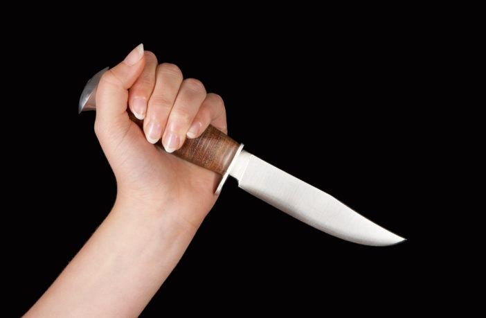 Bakıda qadın ərini qətlə yetirdi 1619074978 woman knife 030620.jpg