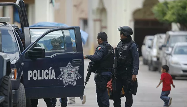 Meksikada atışma olub, 8 nəfər ölüb 1619499466 mexico police 040220.png