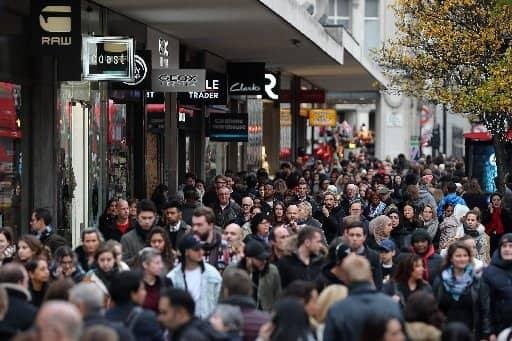 ABŞ əhaləsinin sayı son 10 ildə 22,7 milyon artıb 1619499599 people usa 251118.jpg