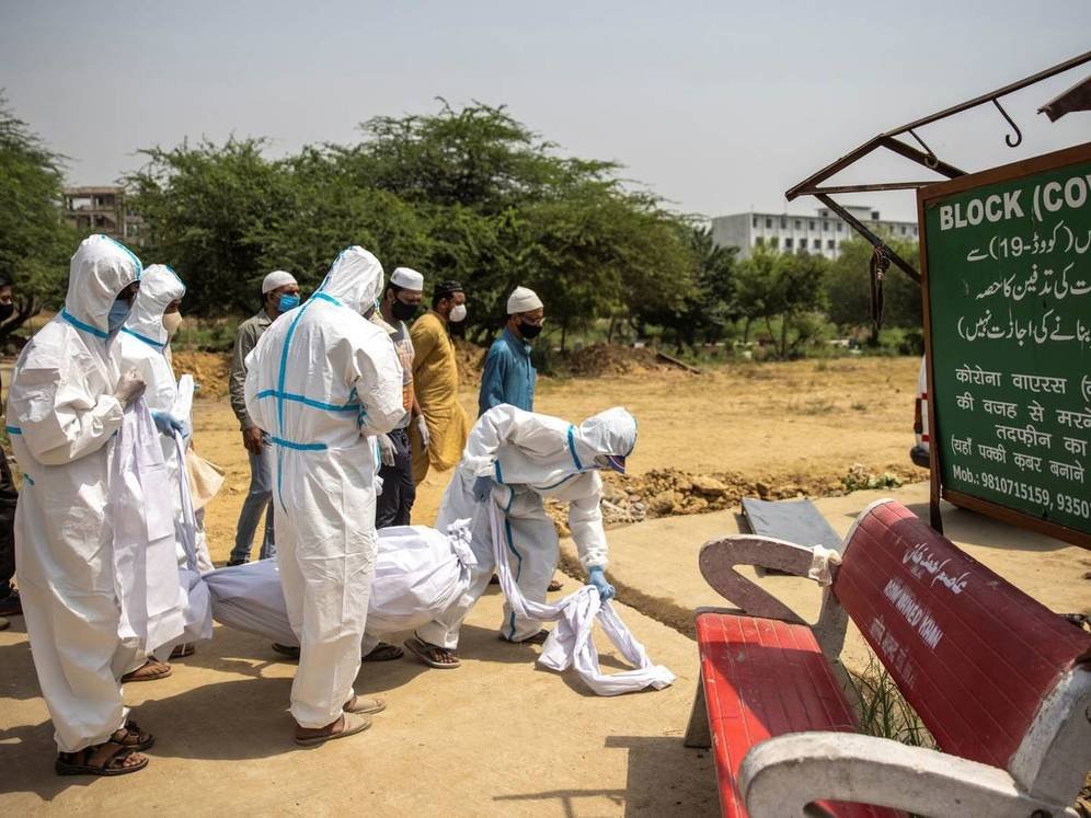 Hindistanda ilk “sarı göbələk” xəstəsi vəfat edib 1622386817 la india supera las 200 000 muertes tras un nuevo record de cifras por coronavirus.jpg