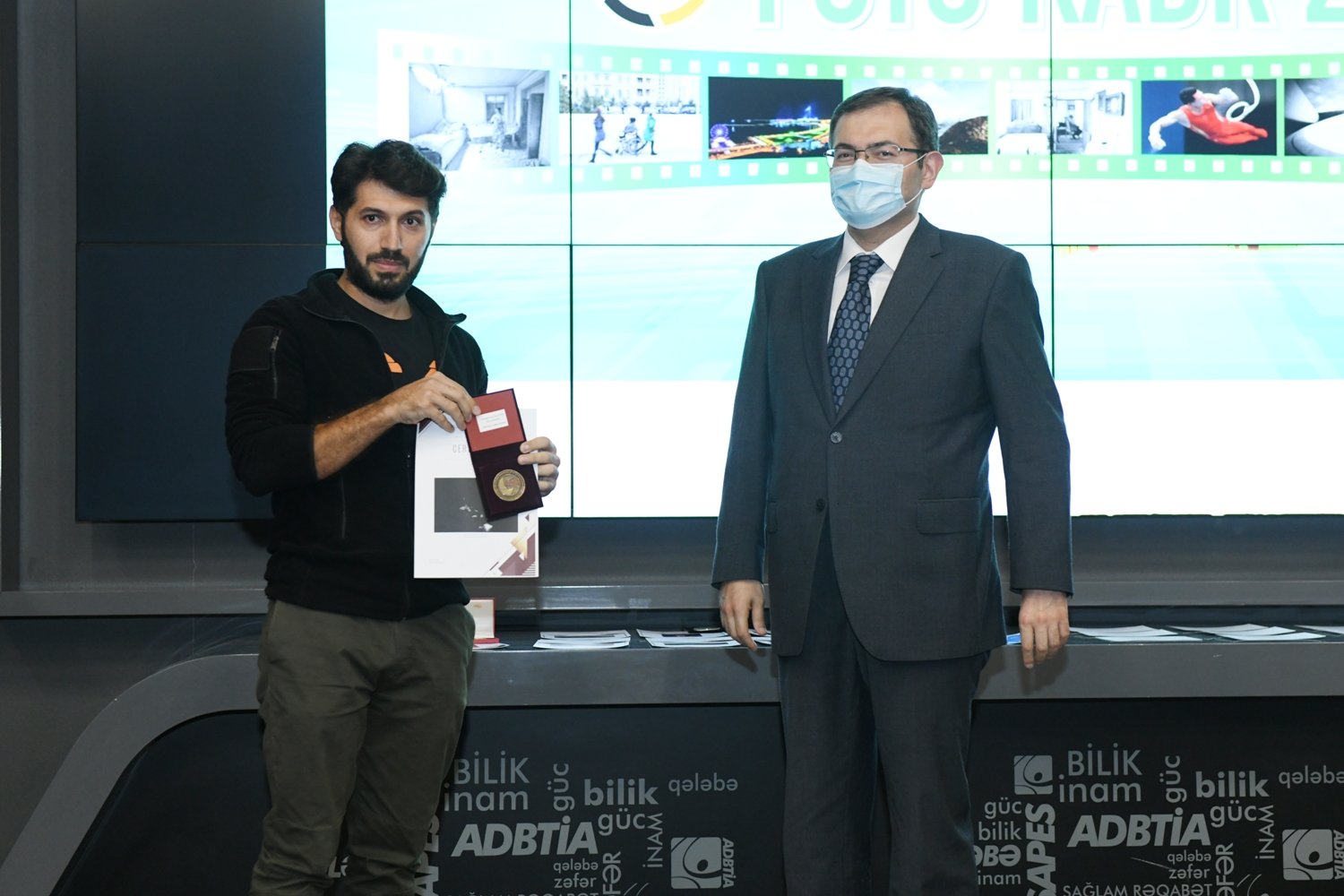 “Foto Kadr 2020” müsabiqəsinin qalibləri mükafatlandırılıb 1633088384 nda 2772.jpg