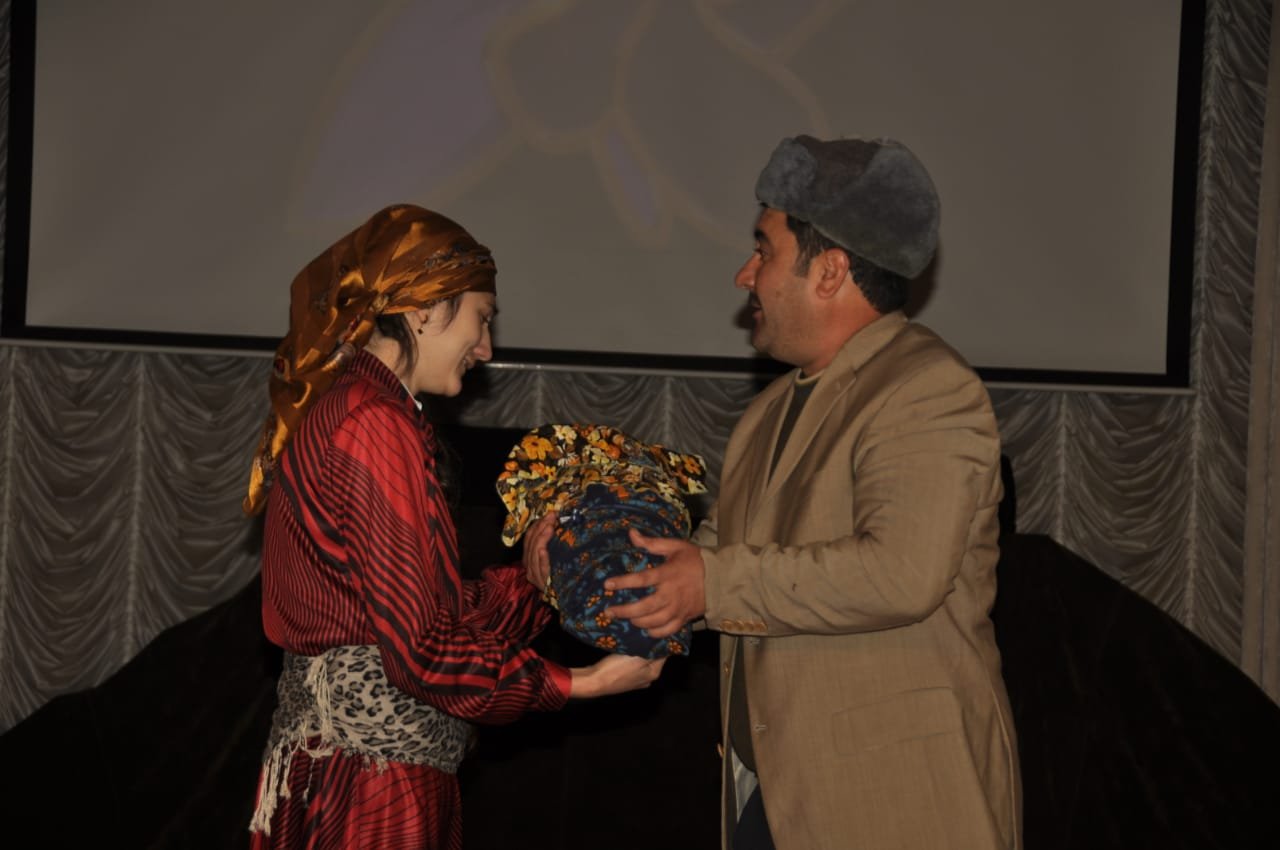 Füzuli Dövlət Dram Teatrı yeni mövsümünü açdı 1635232505 teatr movsum 4jpg 1635227434.jpg