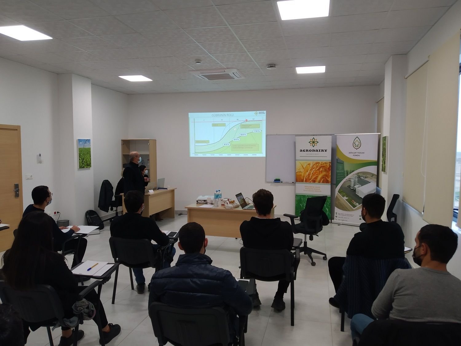 Fermer və tələbələr üçün seminarlar başladı 1639479477 fdqrgyc1bvelamp7njjlbgdbxjjtykewmr63gq.jpg