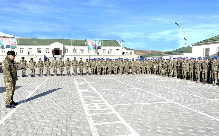 Azərbaycan Ordusunun Baş Qərargah rəisi Quru Qoşunlarında olub 1640756350 97d4100b 0a49 3be5 87bd aabe57e90b49 850.jpg