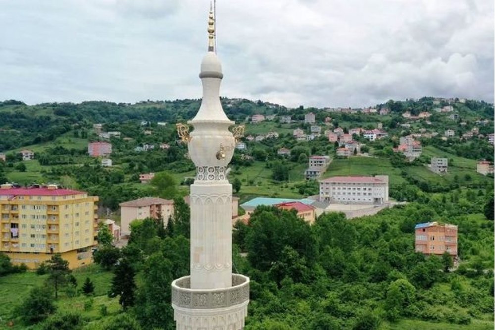 Minarəsi samovar şəklində məscid inşa edildi 1655701305 5e751896165567753182368490110664713.jpg