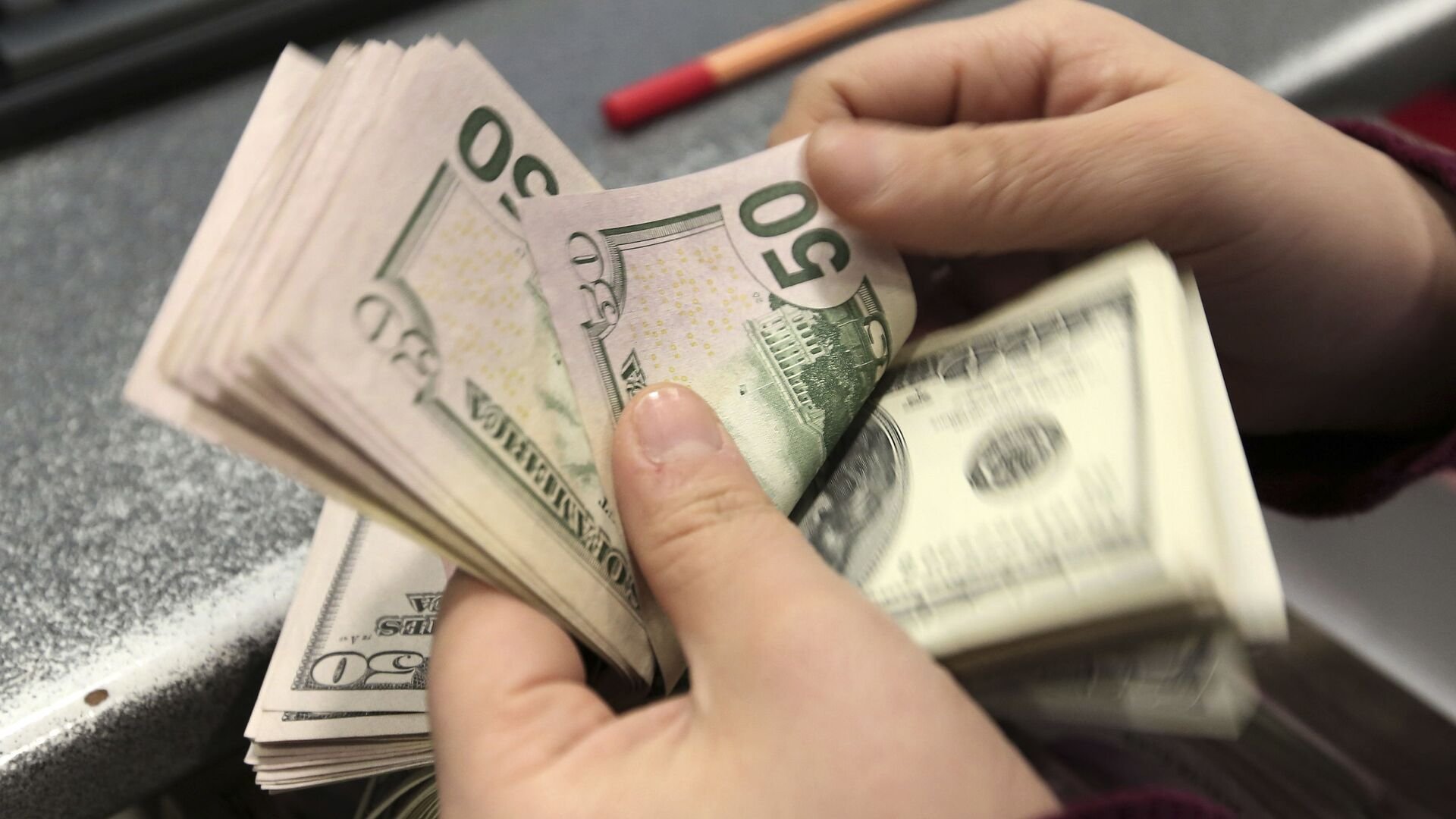 Rusiya Mərkəzi Bankının valyuta ehtiyatları 14 milyard dollar azaldı 1657818225 426690720 0 164 3057 1884 1920x0 80 0 0 61f08de6e058734cf11e6b0999cb61a5.jpg