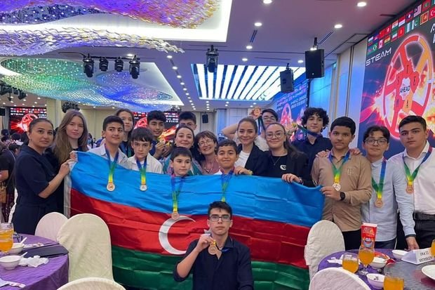 Sinqapurda keçirilən Beynəlxalq Olimpiadada azərbaycanlı şagirdlər medallar qazandılar 1670429016 4.jpg