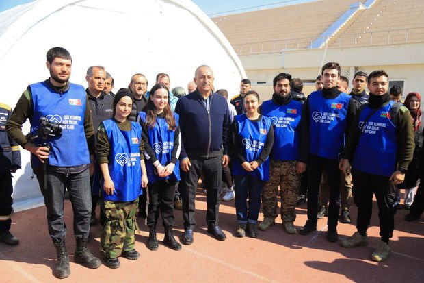 Mövlud Çavuşoğlu Azərbaycan könüllüləri ilə görüşdü 1677476936 fotojet 15.jpg