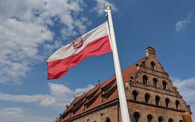 Polşa da vətəndaşlarını Rusiyanı tərk etməyə çağırdı 1680263159 polsa.jpg