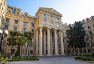 Rəsmi Bakıdan Laçın-Xankəndi yolu ilə bağlı 1682253534 16822518743052395 367x266.jpg