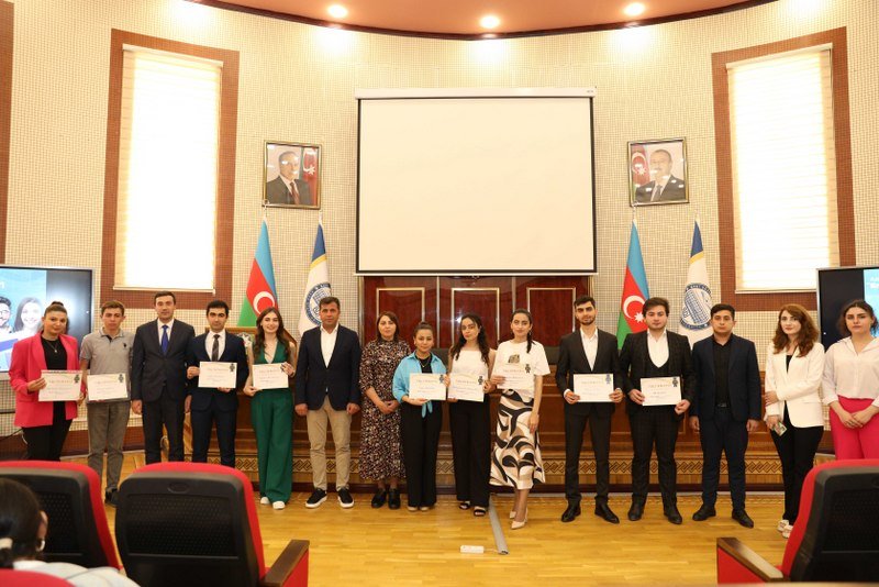 BDU-nun “Brend tələbə”ləri mükafatlandırılıb 1684847769 5.jpg
